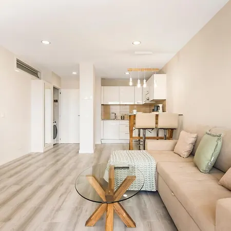 Апартаменты Atlantic Smart Home, Hi-end Services, Media Stream